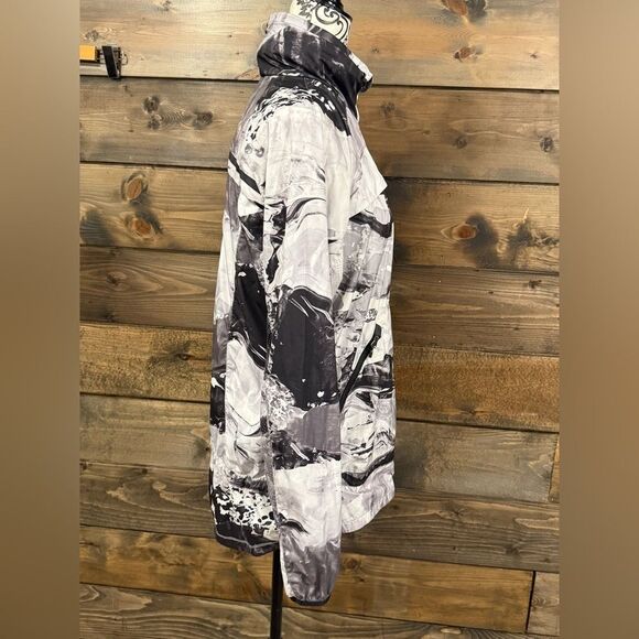 lululemon athletica Black and White wind Jacket - Picture 3 of 9